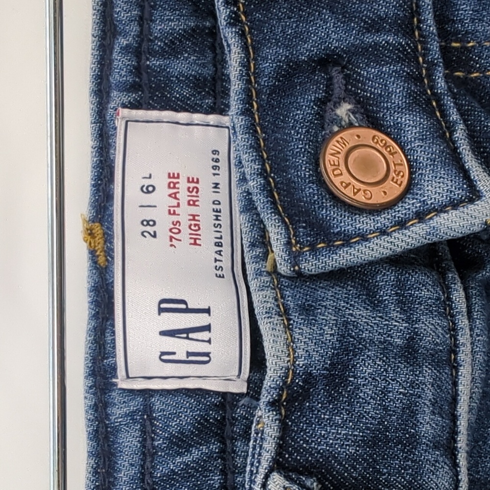 GAP *NWT* 28L High Rise '70s Flare Jeans, Medium Indigo Wash, Sz 28 Long - Picture 6 of 9